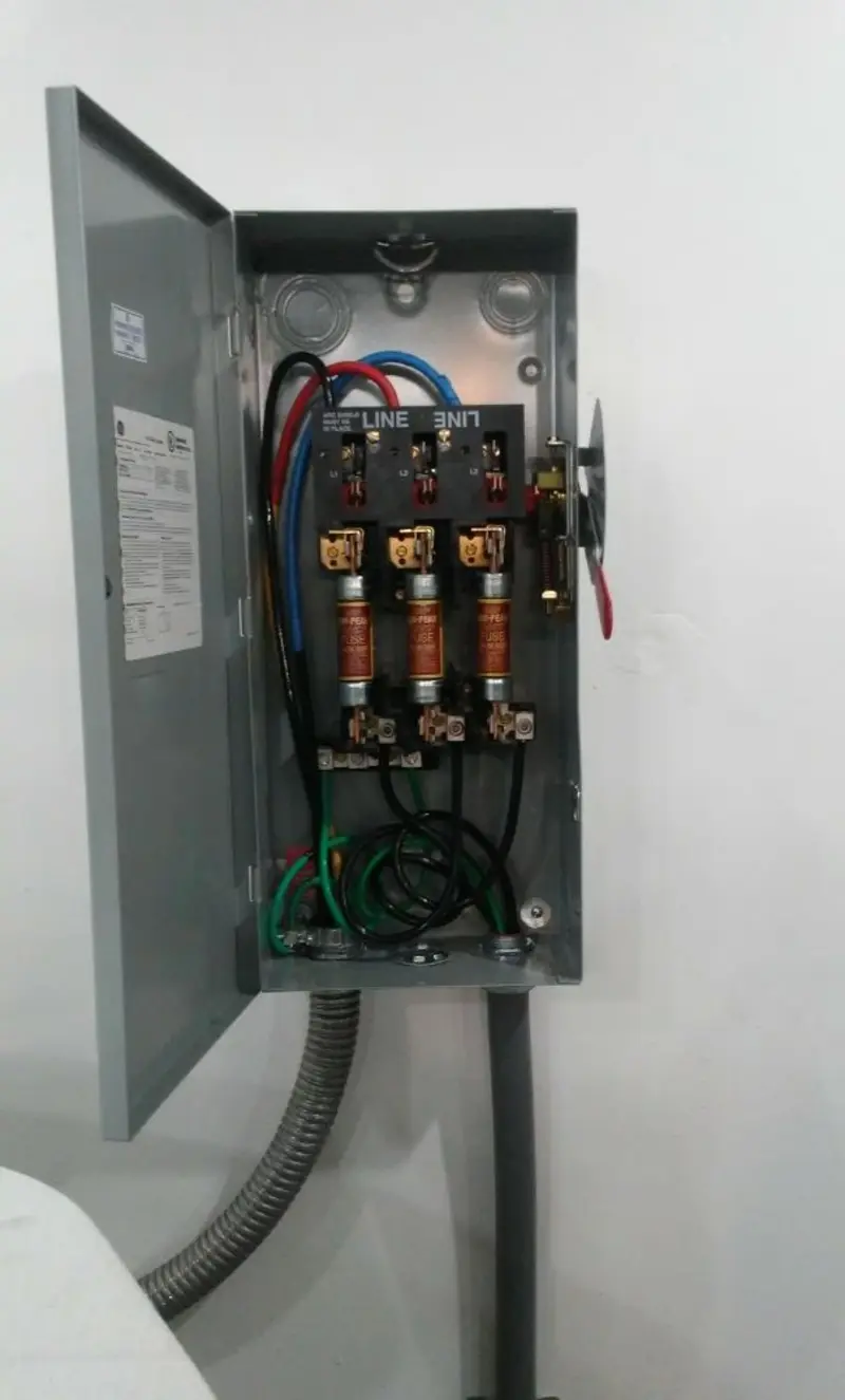 Three-phase disconnect switch installed for Smoke Detector Installation in Middle River
